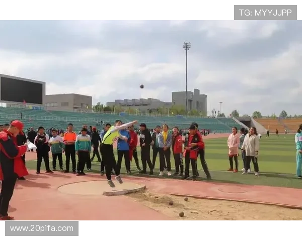 黄军专访：从绿茵场到人生舞台的足球旅程回顾与展望